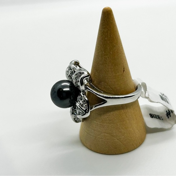 NWT Gorgeous large cocktail black pearl ring with zirconias size 8 - Picture 7 of 11